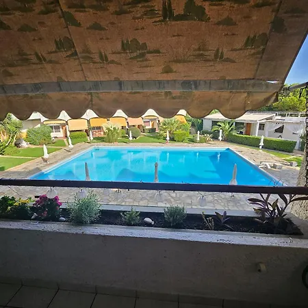 Krokida Unique Apt Corinth Exterior photo
